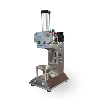 Mašina za ljuštenje i obrezivanje nežnog kokosa